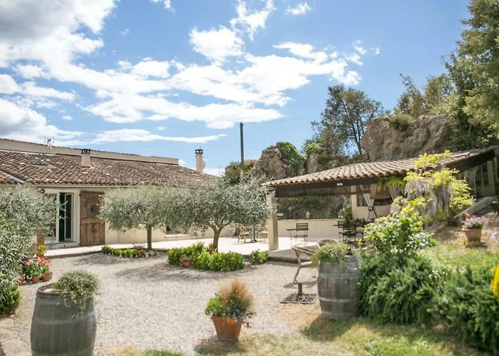 Campagne De La Source St Martin B&B