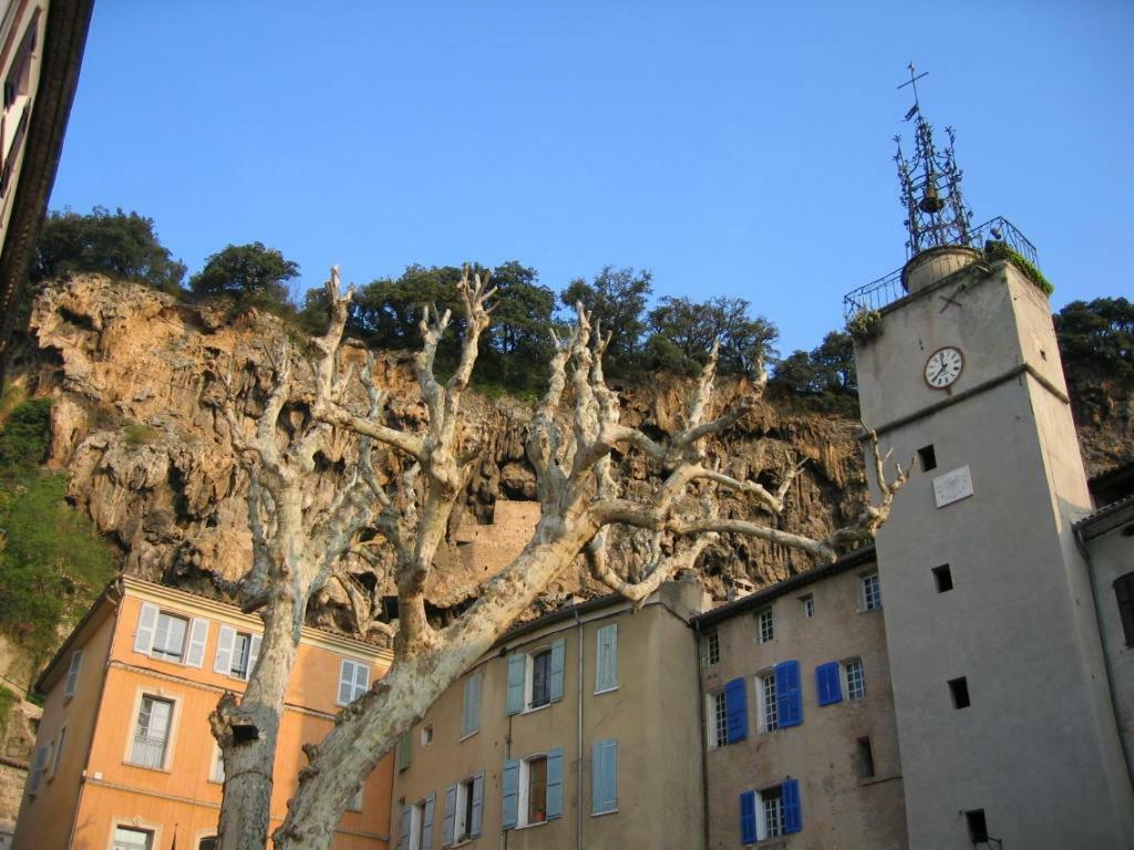 Campagne De La Source St Martin * Cotignac